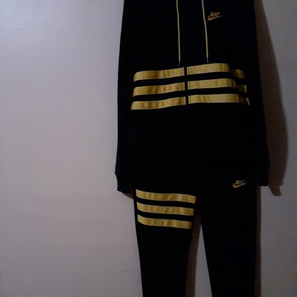 COPY - Nike Suit - Picture 2 of 2